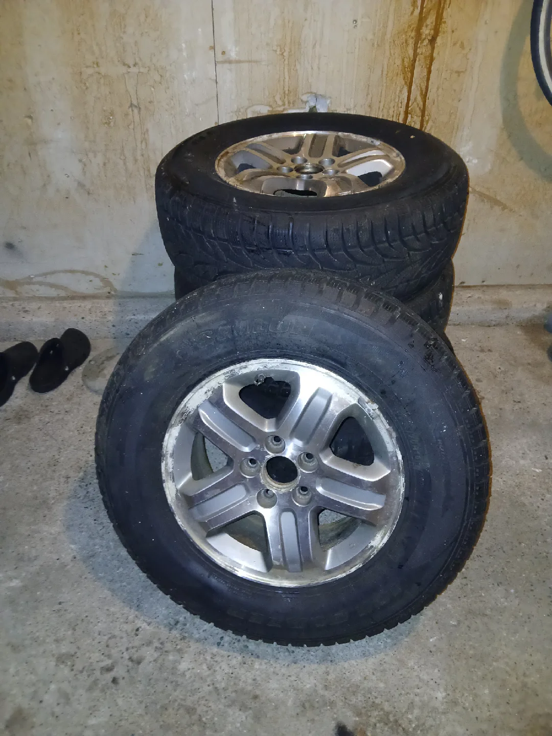 Set of 4 Used Winter Tires image indicator(4)