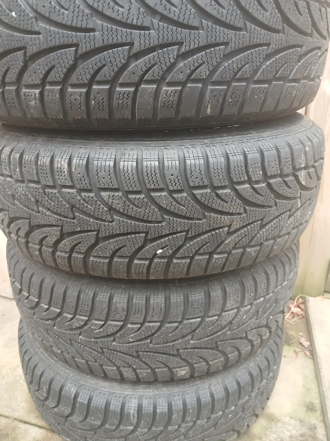 Set of 4 Used Winter Tires image indicator(5)