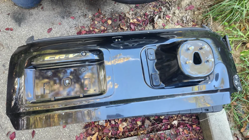 Honda CR-V Tail gate with spare tire holder. thumbnail
