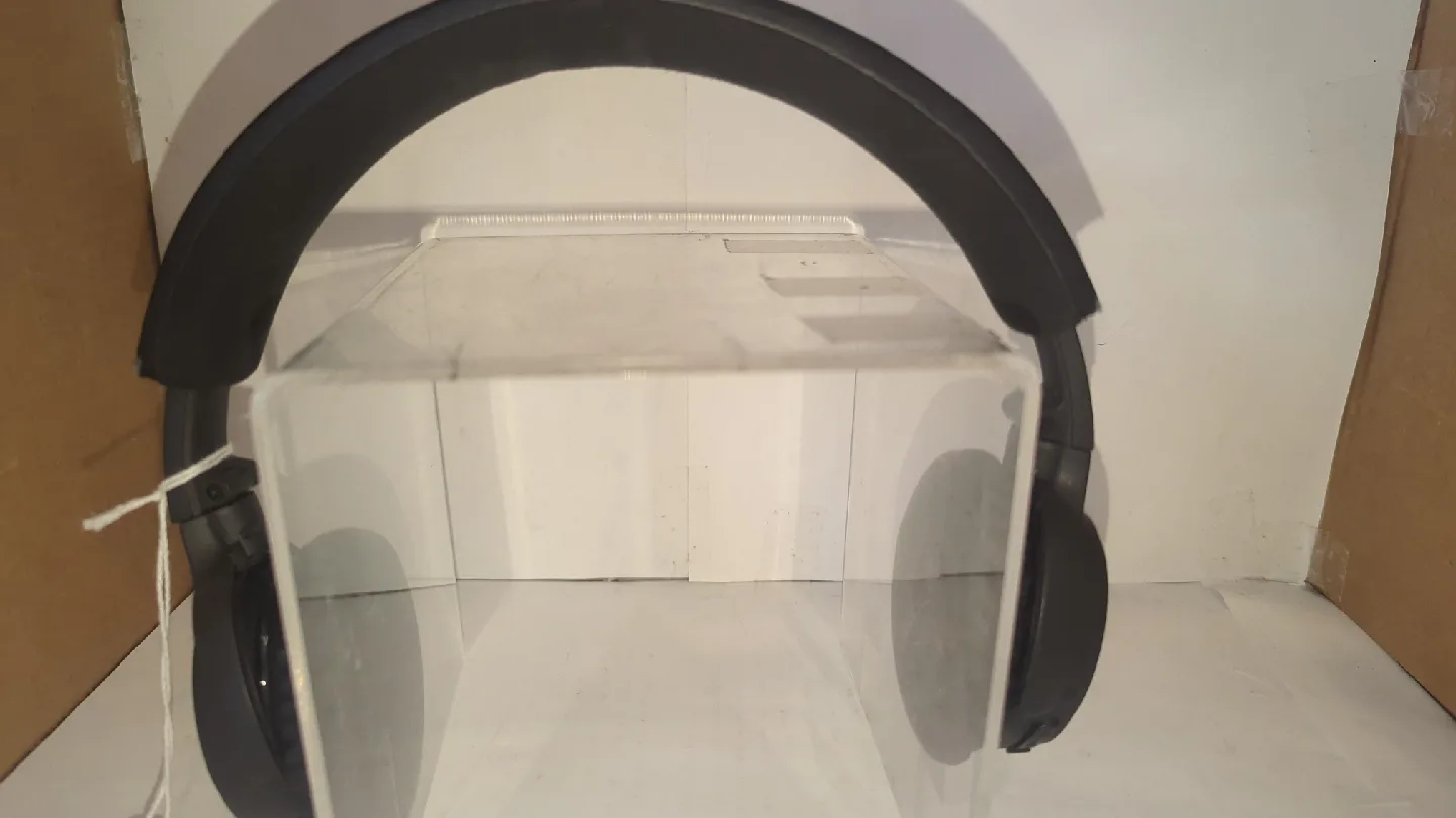 Bose Headphones - Black thumbnail