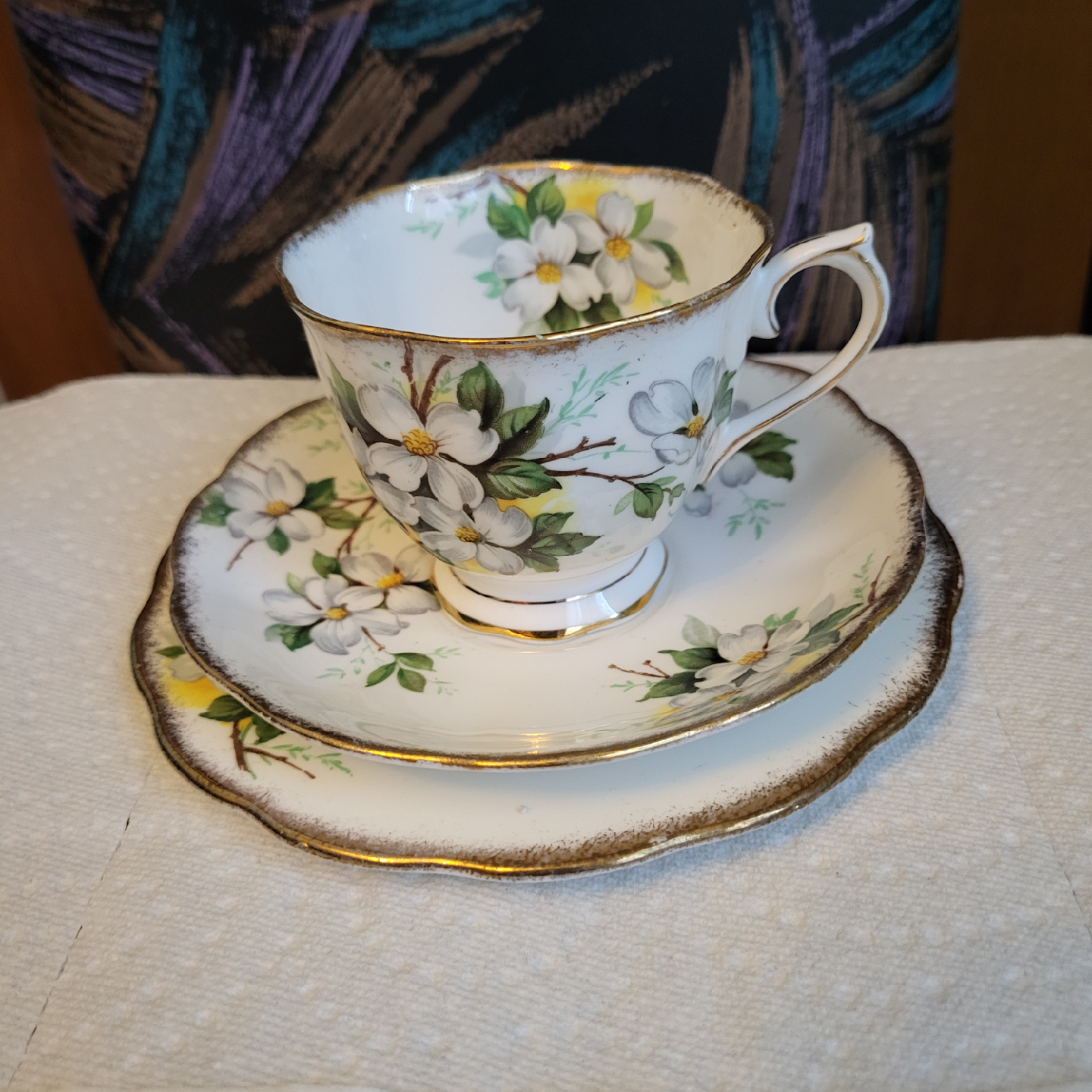 Royal Albert White Dogwood Tea Cup & Saucer Set