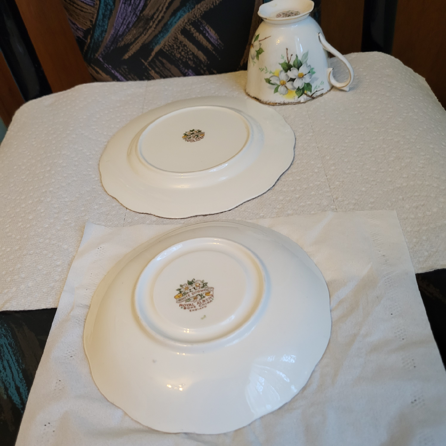 Royal Albert White Dogwood Tea Cup & Saucer Set - photo 3