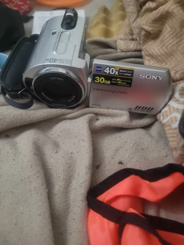 Sony Handycam DCR-SR47 Camcorder