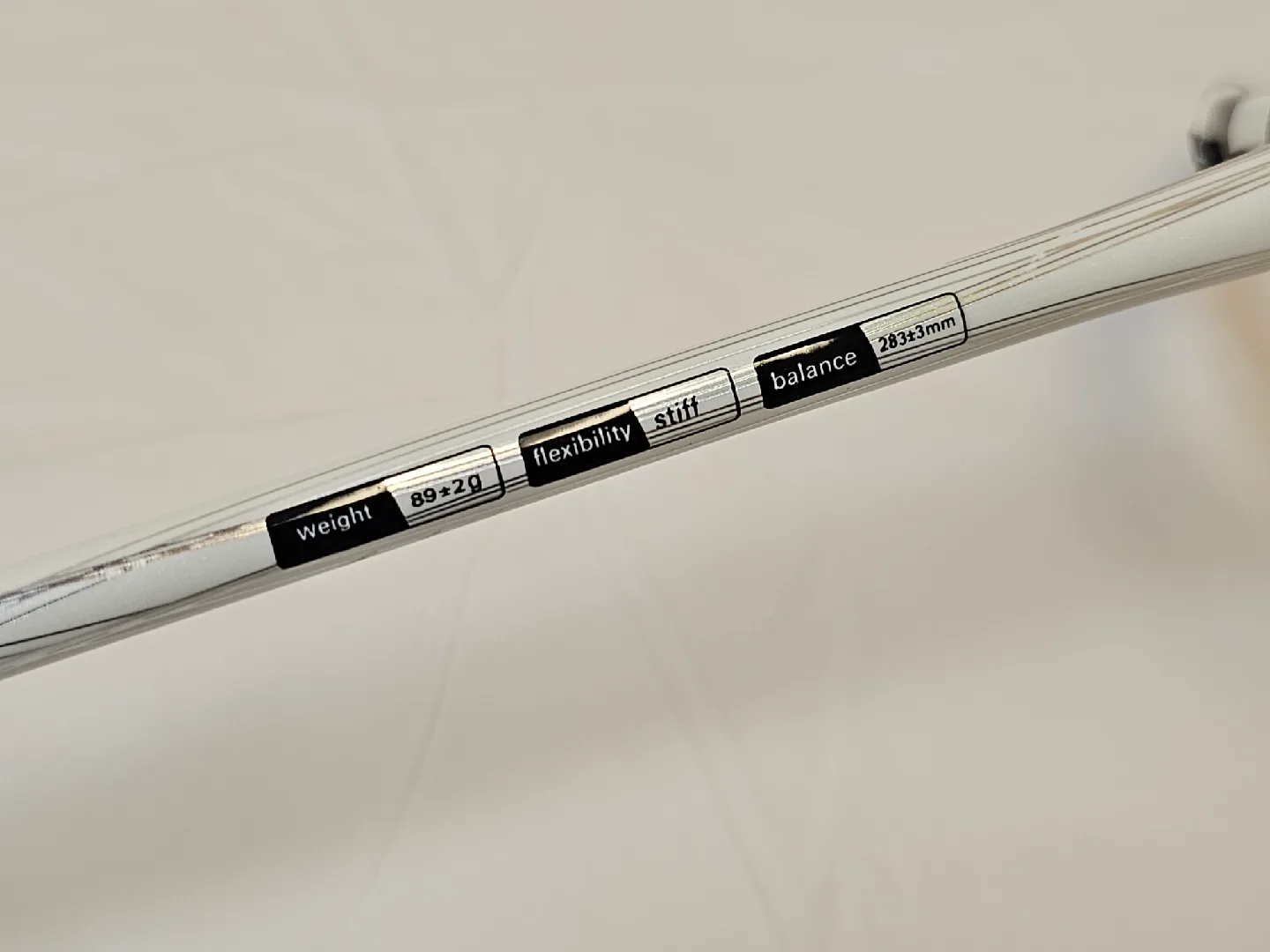 3U ADIDAS Dual Force Frame Badminton Racquet - Stiff & Balanced image indicator(4)