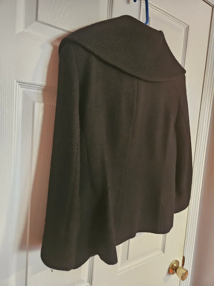 Versatile Black Coat/Jacket - Ann Taylor Size 10 image indicator(3)