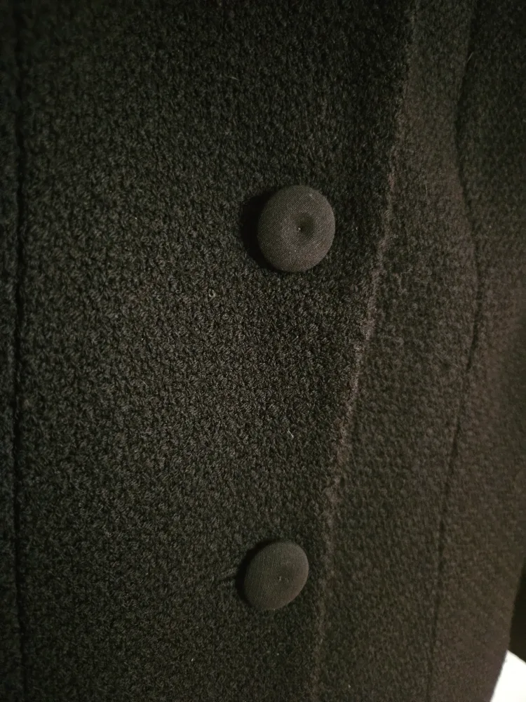 Versatile Black Coat/Jacket - Ann Taylor Size 10 image indicator(5)