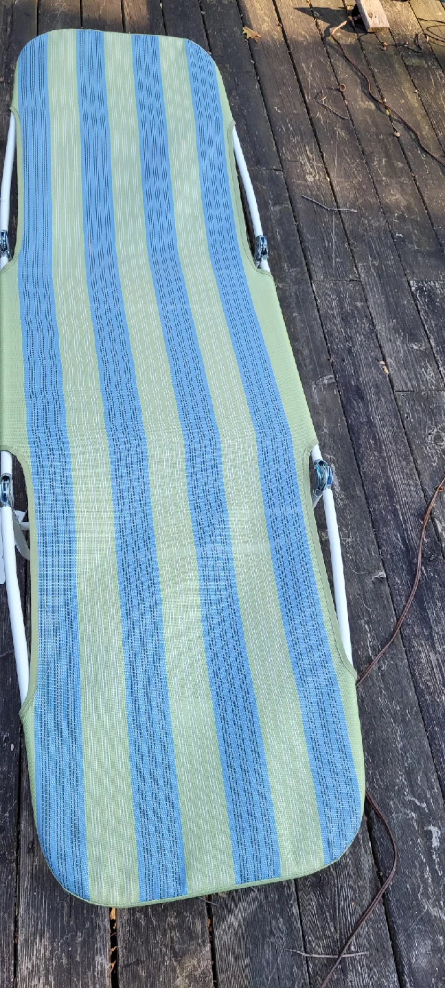 Facto Folding Lounge Chair - Blue & Green image indicator(3)
