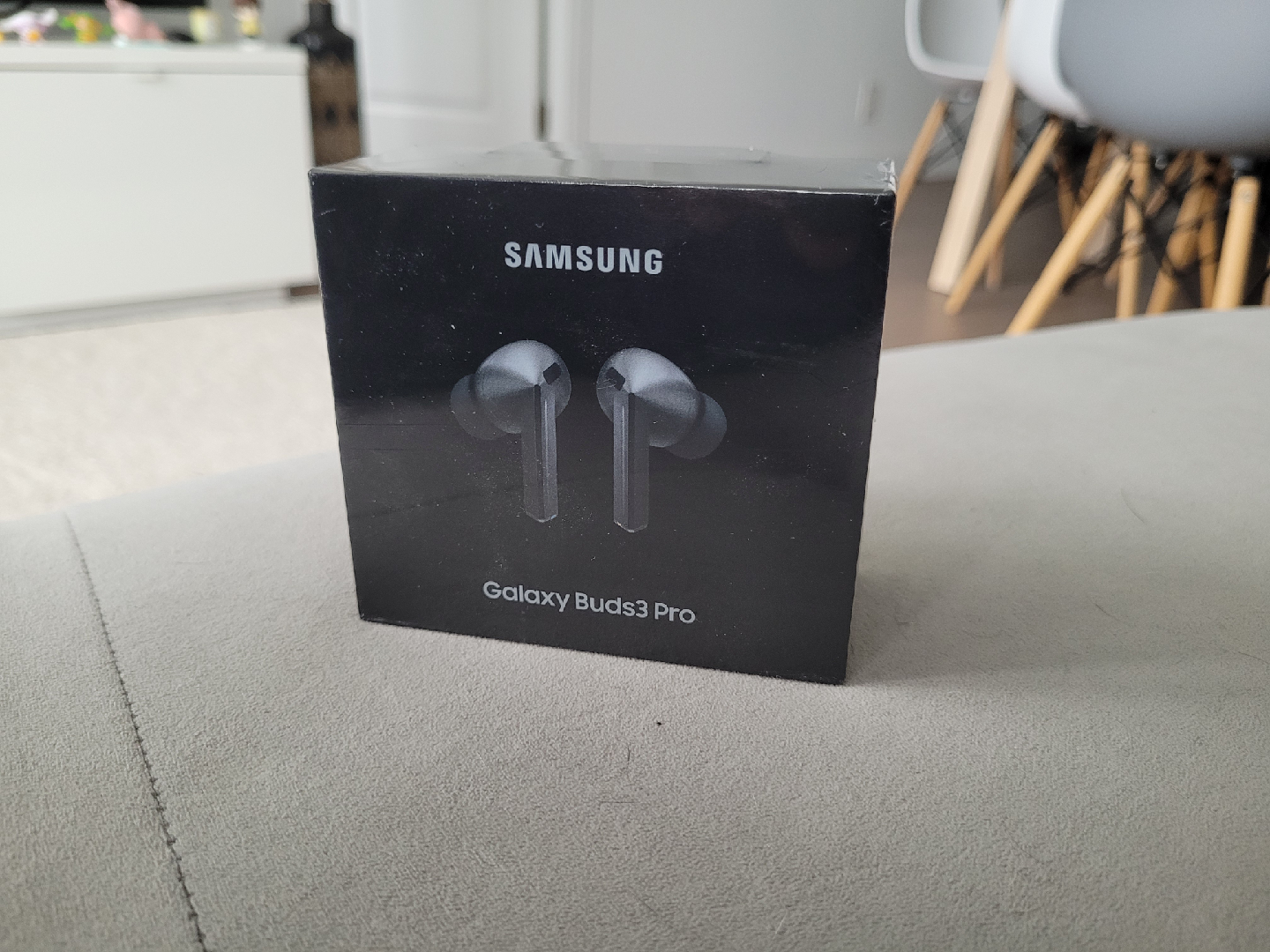 BRAND NEW, SEALED - Samsung Galaxy Buds3 Pro