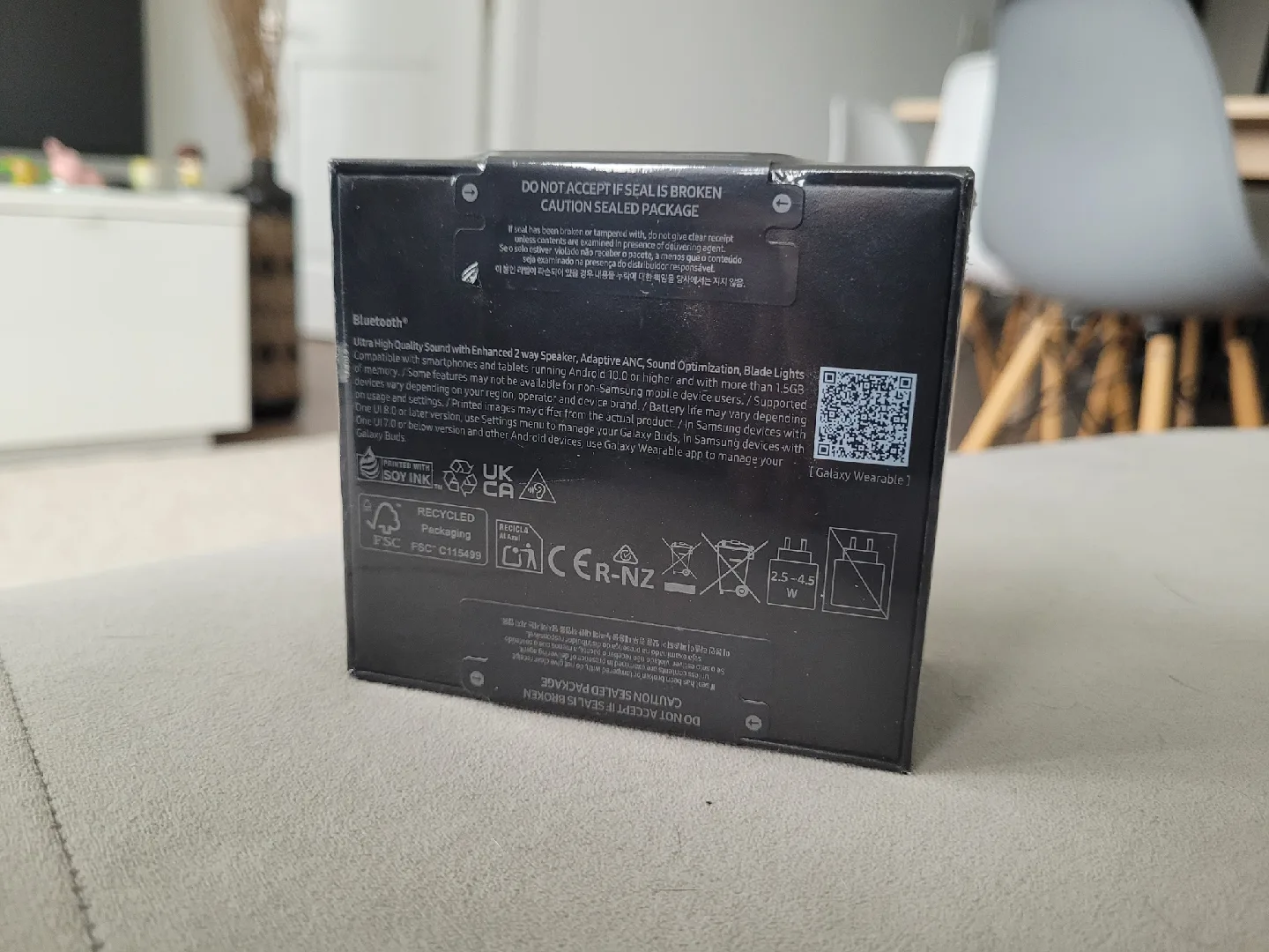 BRAND NEW, SEALED - Samsung Galaxy Buds3 Pro image indicator(2)