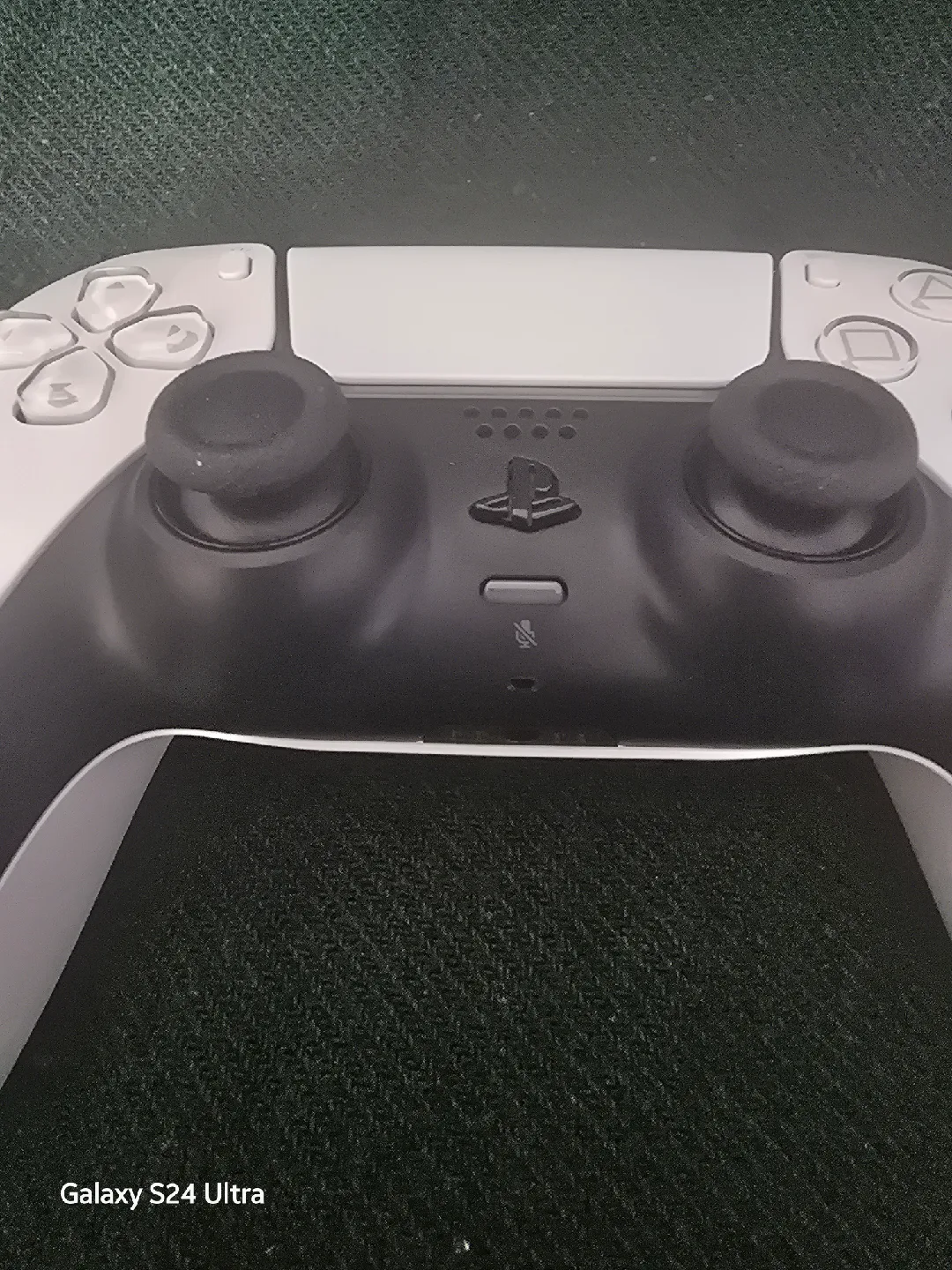 PlayStation 5 DualSense Wireless Controller - White image indicator(2)