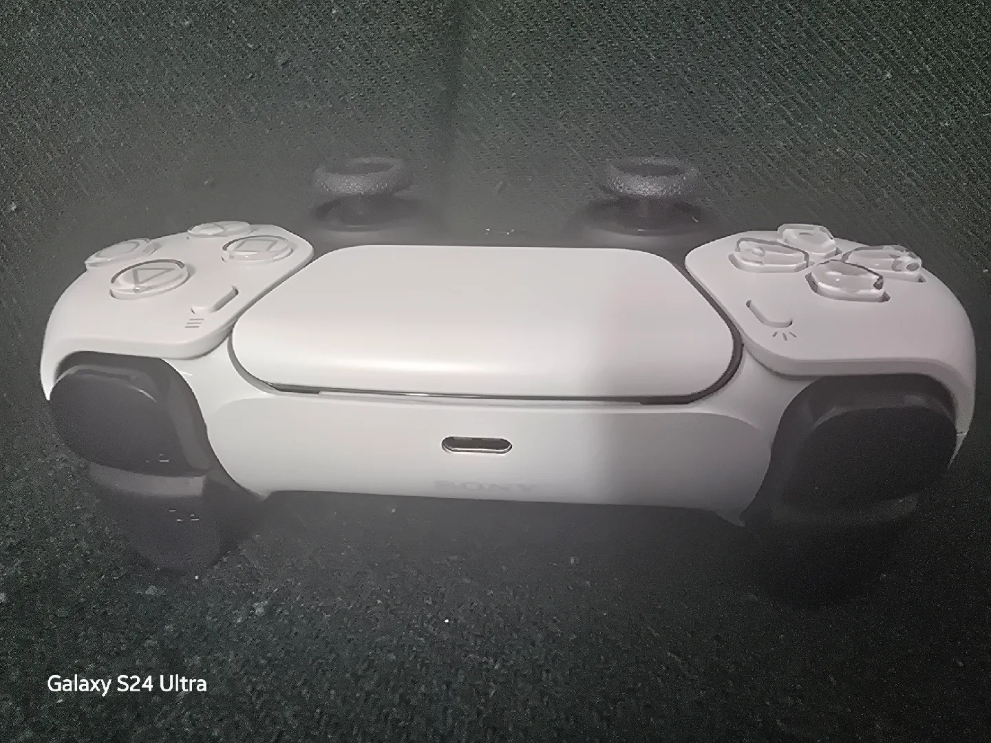 PlayStation 5 DualSense Wireless Controller - White image indicator(5)