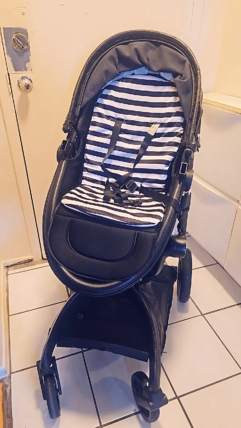 Hot Mom Black Stroller image indicator(7)