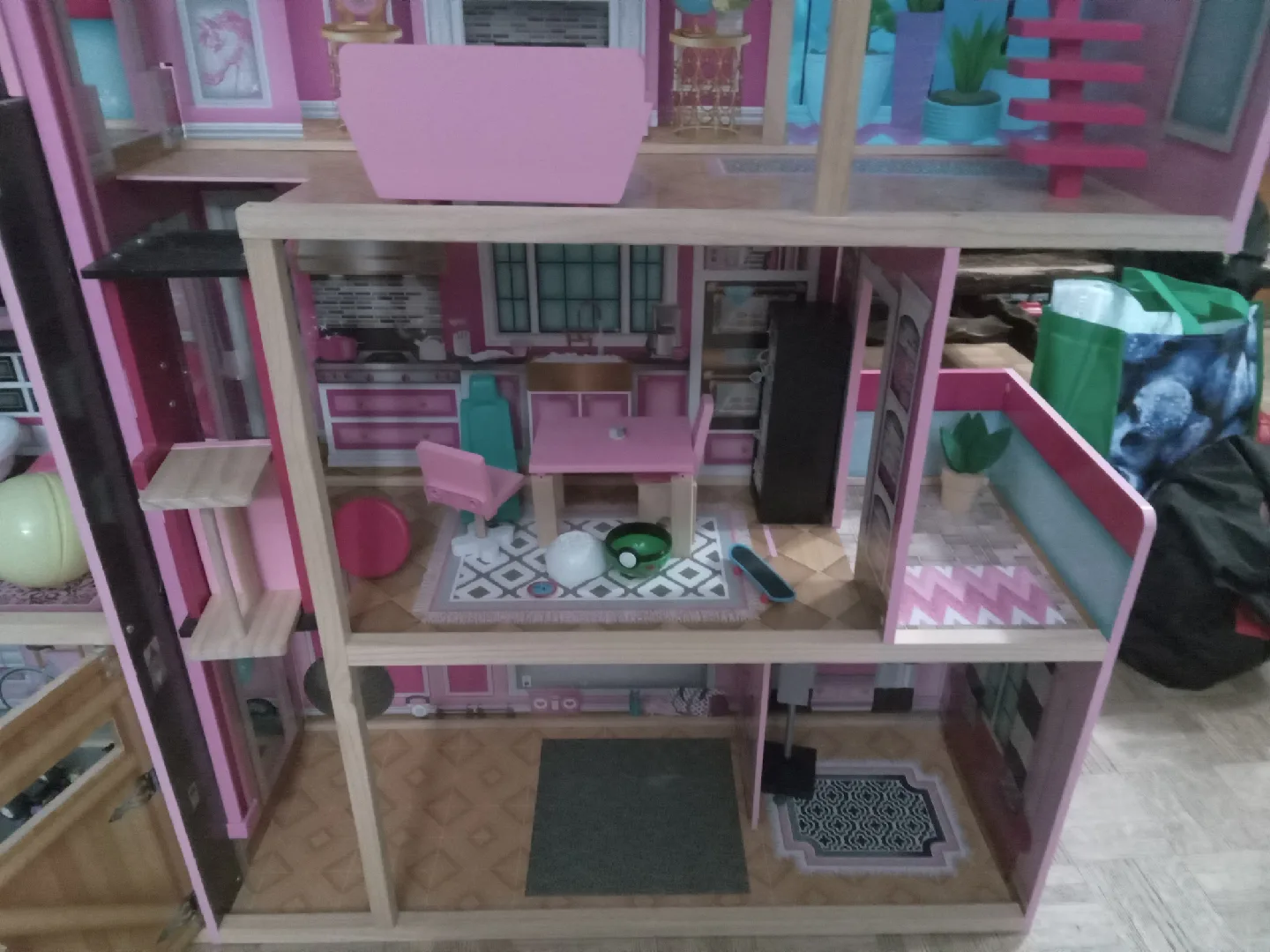 KidKraft Dollhouse image indicator(8)