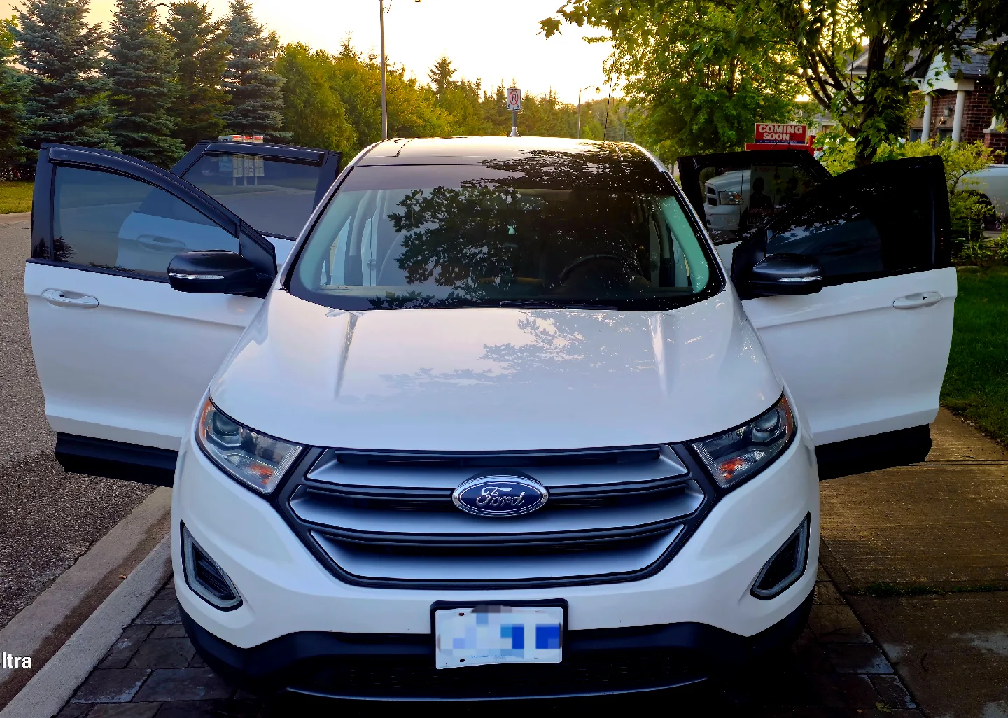 Ford Edge White SUV image indicator(2)
