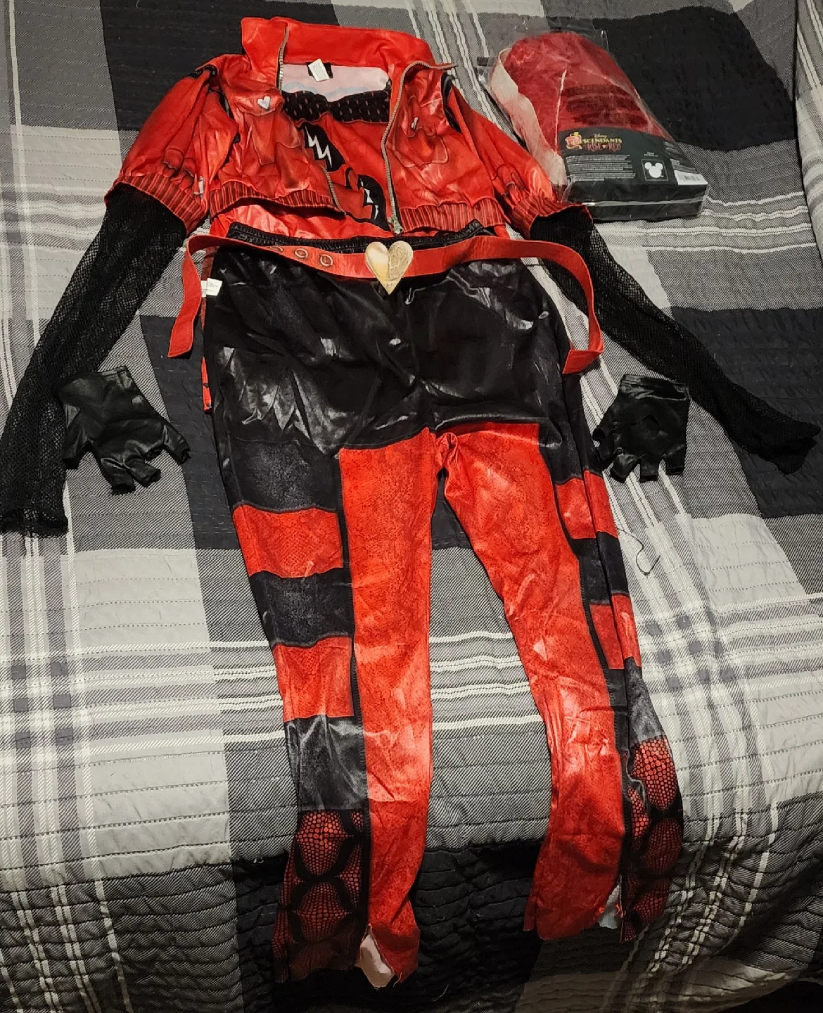 Disney Descendants Rise of Red Costume - Child thumbnail