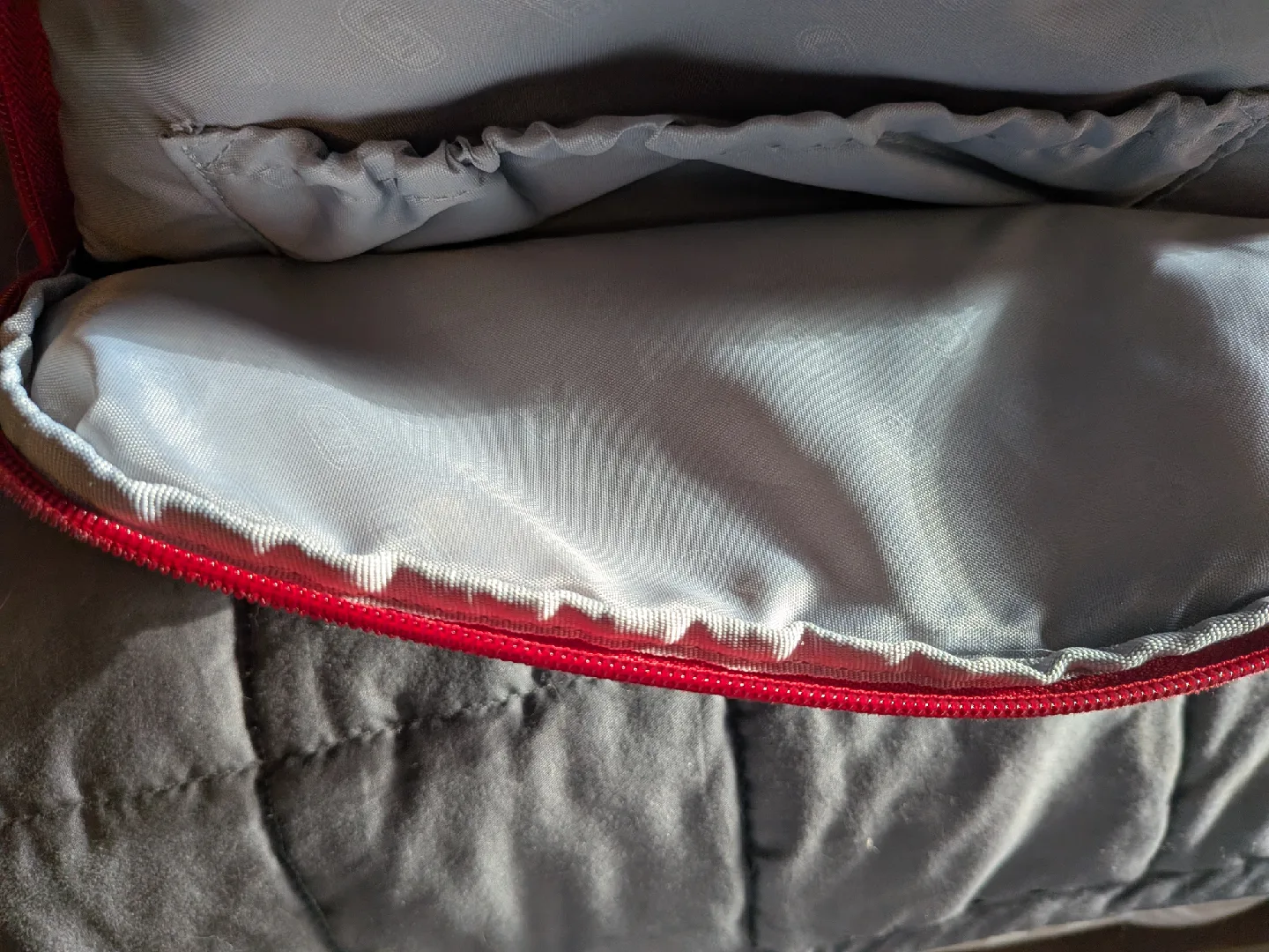 Lug Infinity Shimmy Collection Red Shoulder Bag image indicator(6)