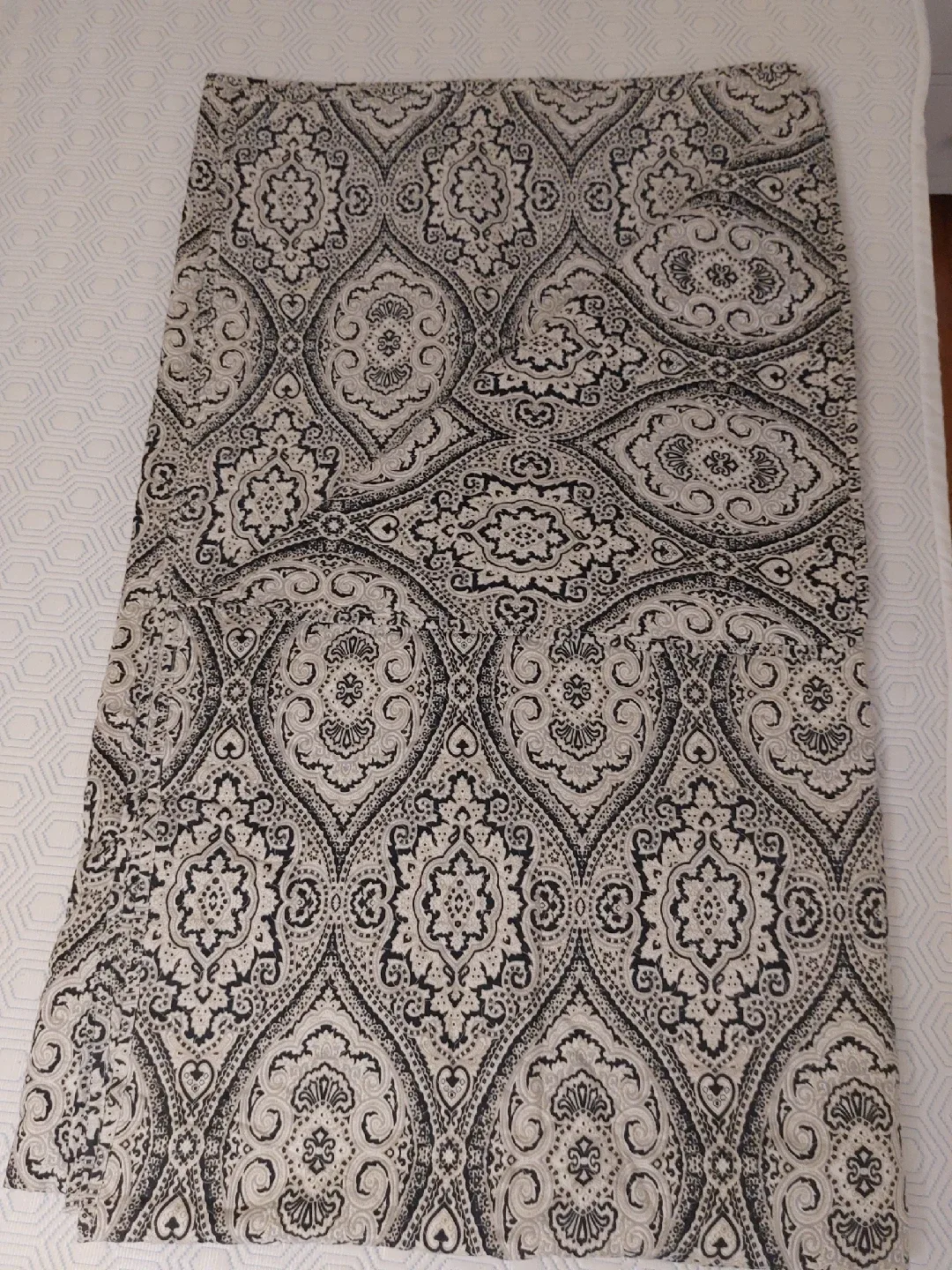 Queen Paisley Blue/Grey Quilt/Blanket bed couver image indicator(2)