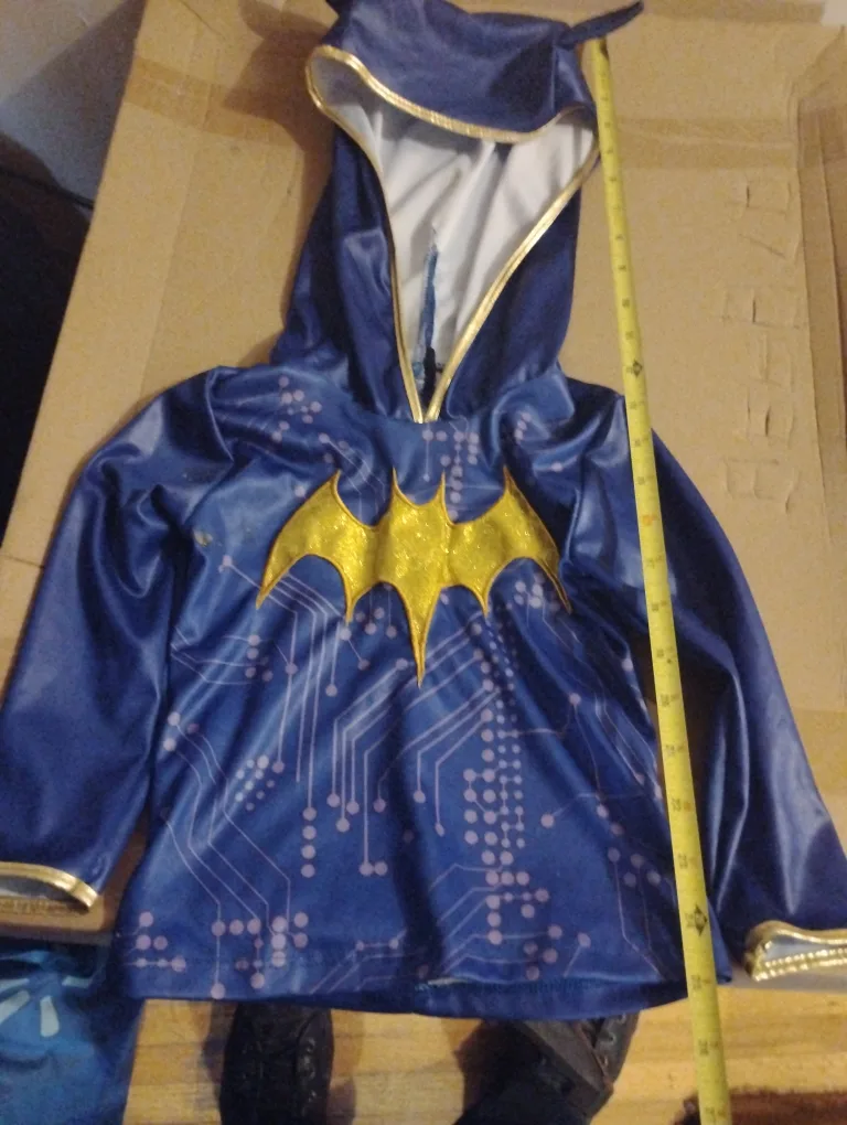Batgirl Hoodie - Size 5/6 image indicator(3)