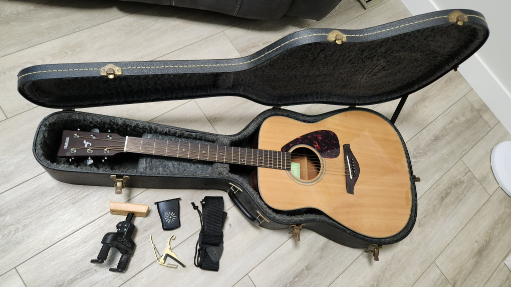 Yamaha FG800J Acoustic Guitar + Accessories
