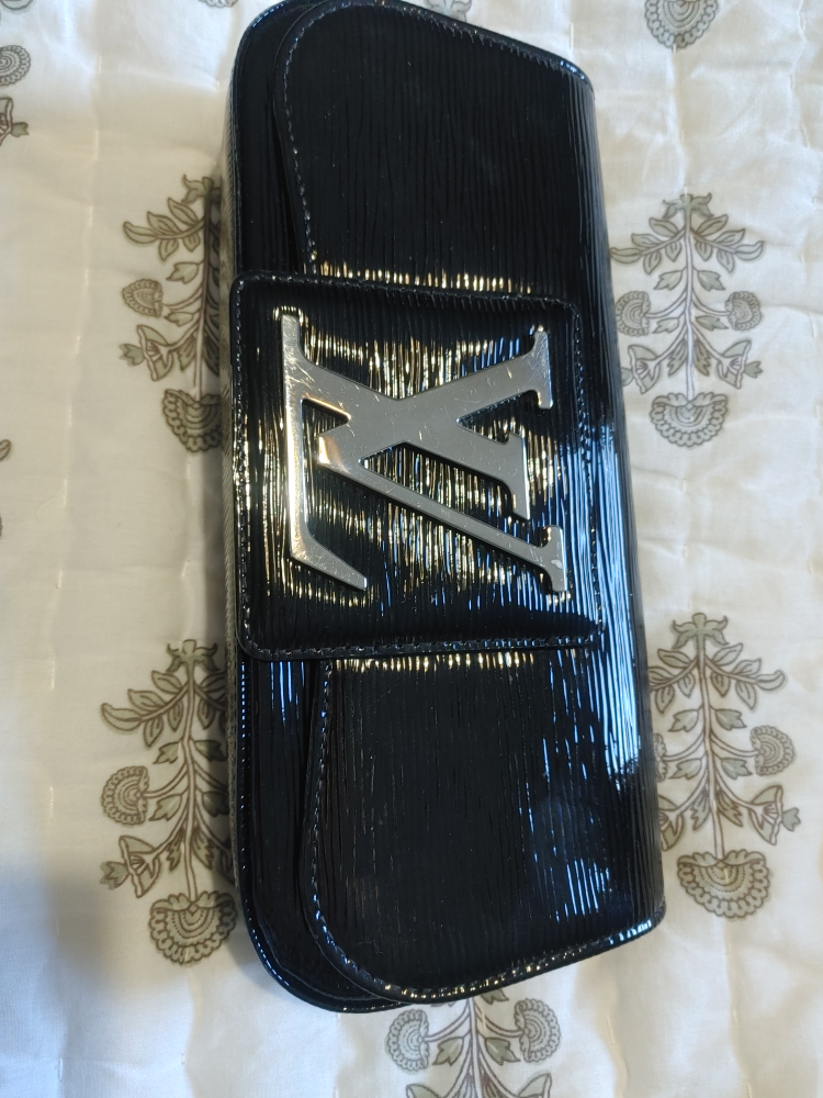 Louis Vuitton Sobe black patent clutch - photo 4
