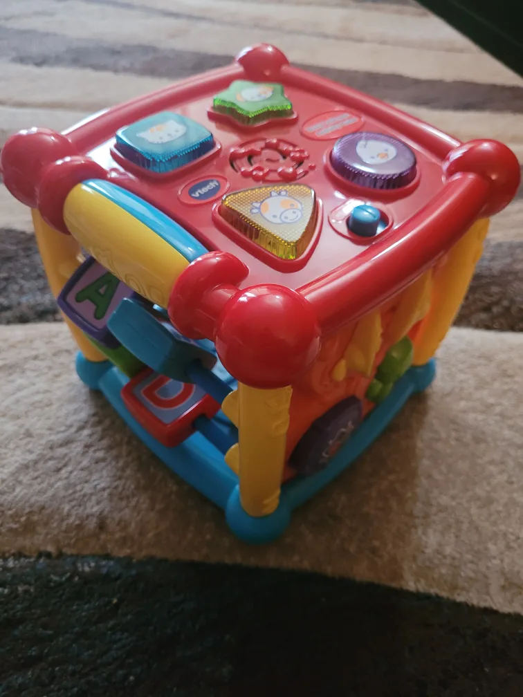VTech Busy Learners Activity Cube thumbnail