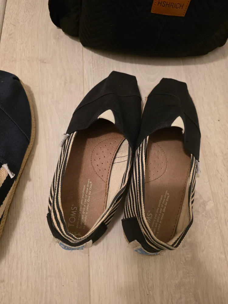 Toms - shoes image indicator(2)