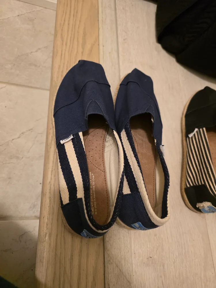 Toms - shoes image indicator(3)