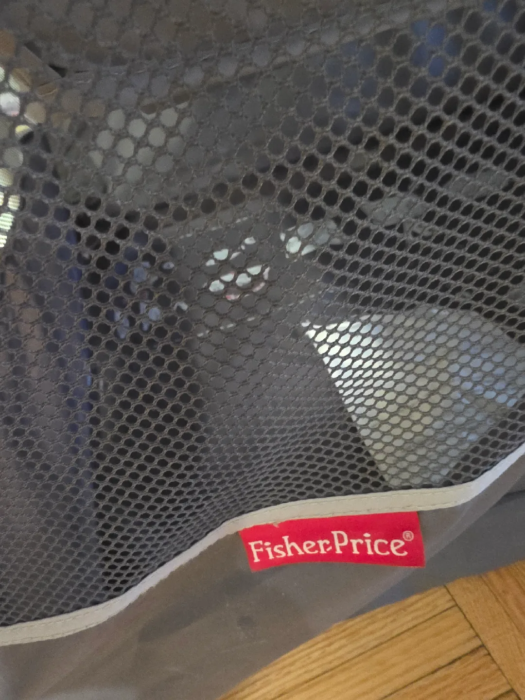 Fisher Price Bedside Bassinet/Playard image indicator(8)