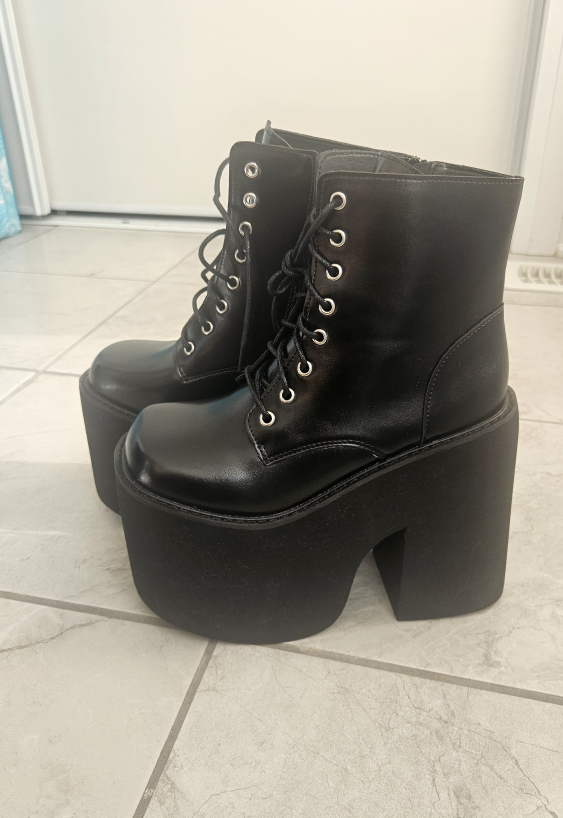 Black Chunky Platform Boots - photo 2