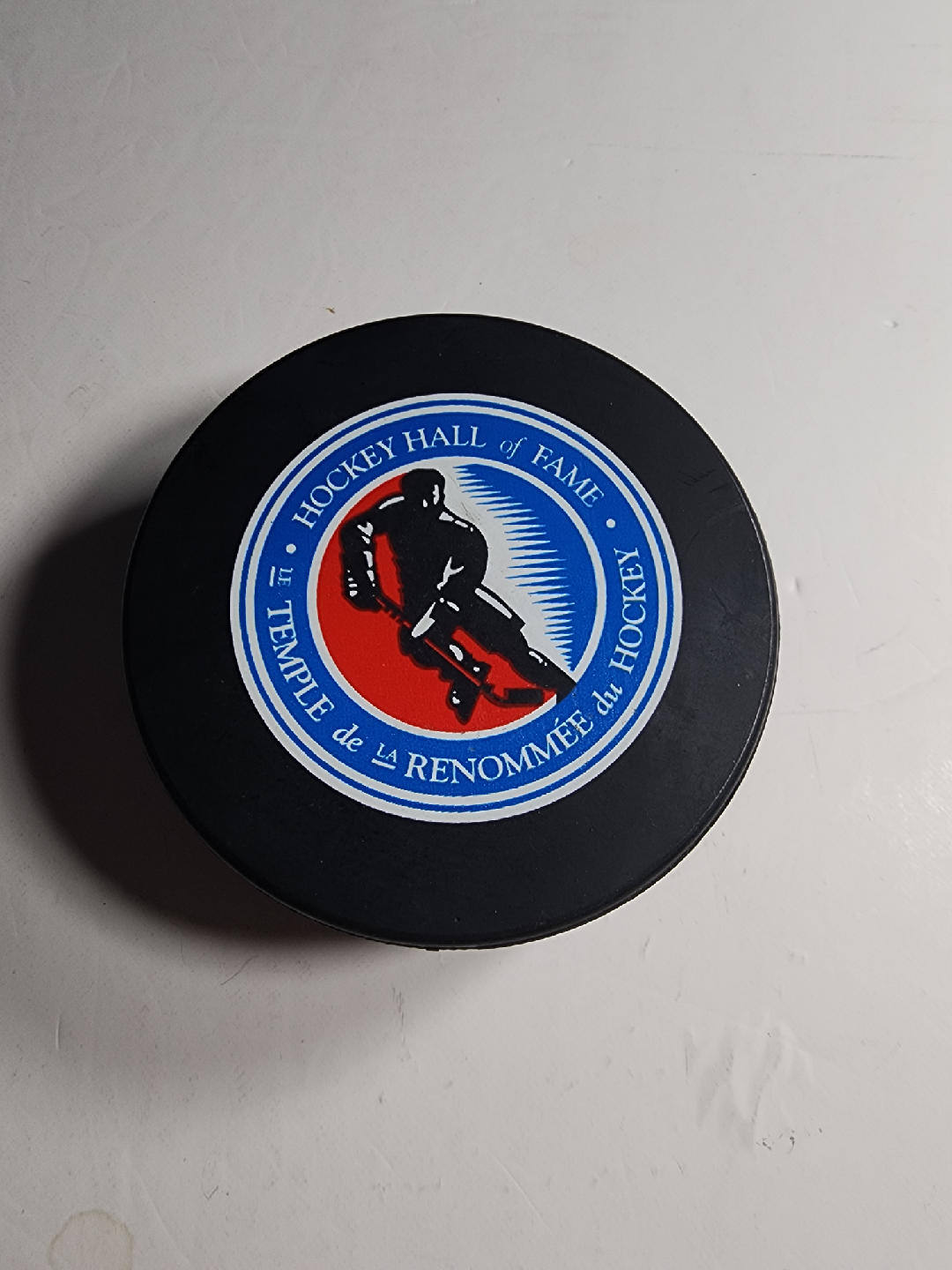 Hockey Hall of Fame Puck - Stan Smyl 1982 - photo 2