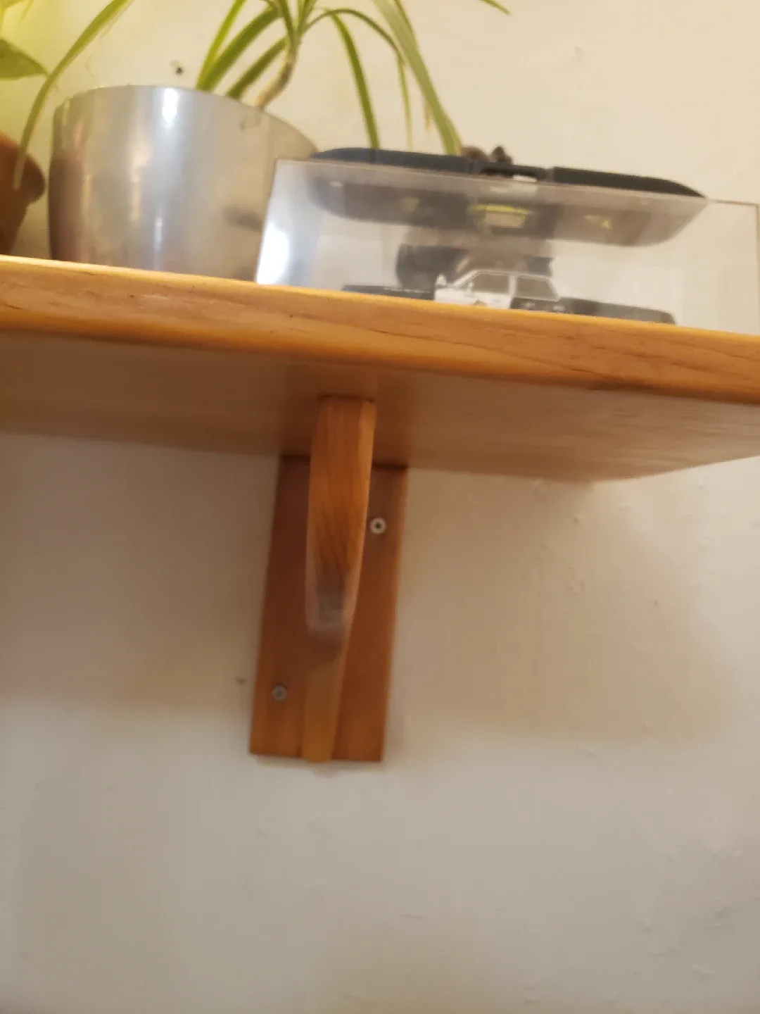 wooden shelf 🥕 🧡 image indicator(2)