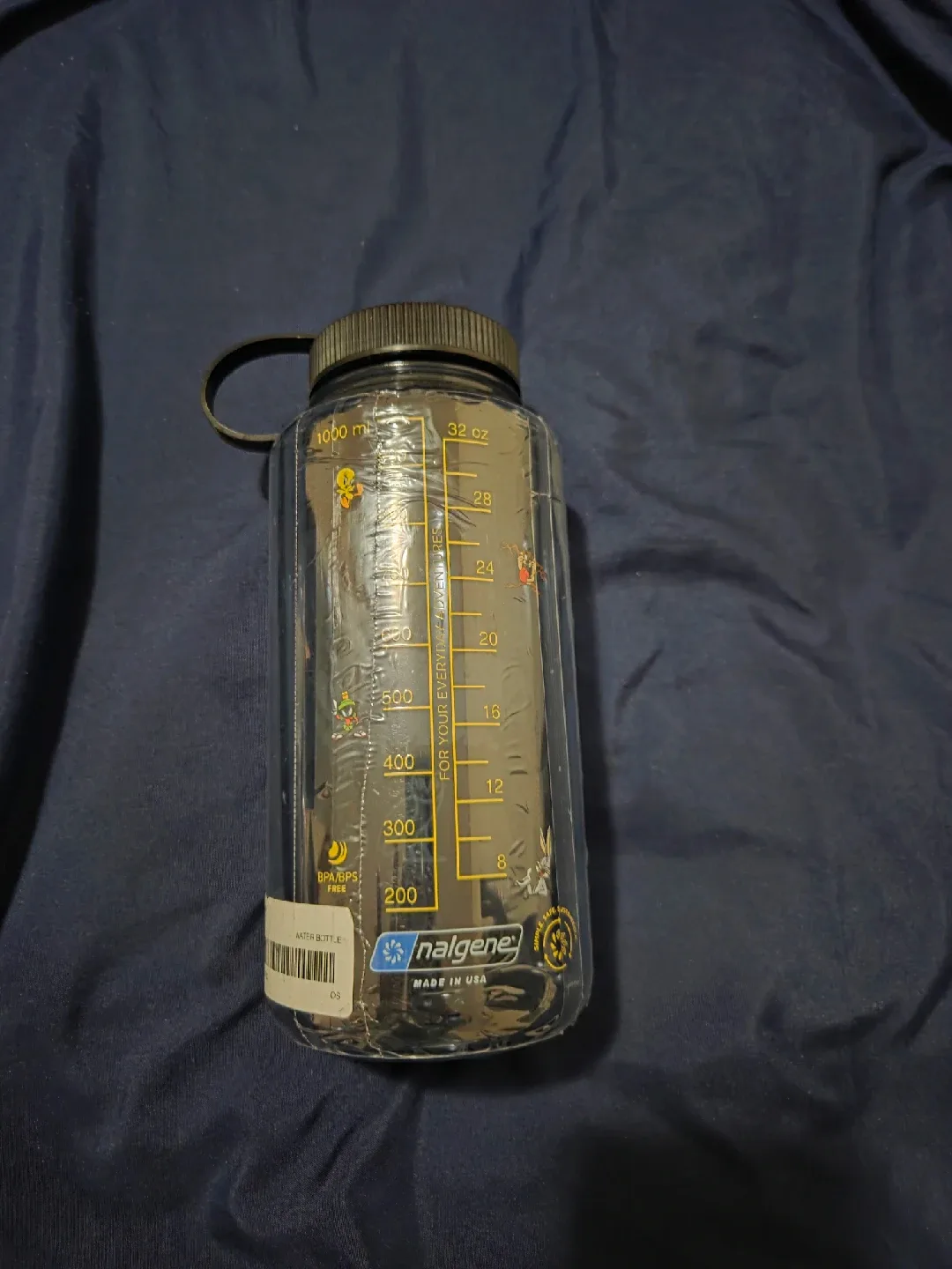 OVO x Looney Tunes Water Bottle image indicator(2)