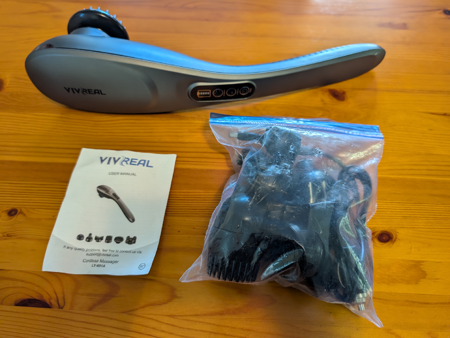 Vivreal Cordless Massager w/ Attachments