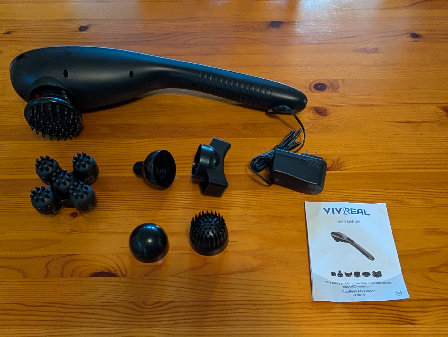 Vivreal Cordless Massager w/ Attachments - photo 2