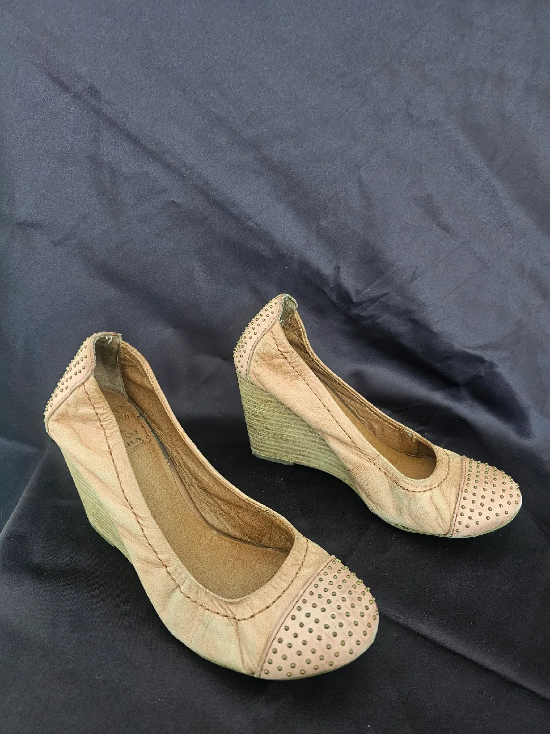 USED - Lucky Brand Women's Wedge Shoes - size 6 image indicator(2)