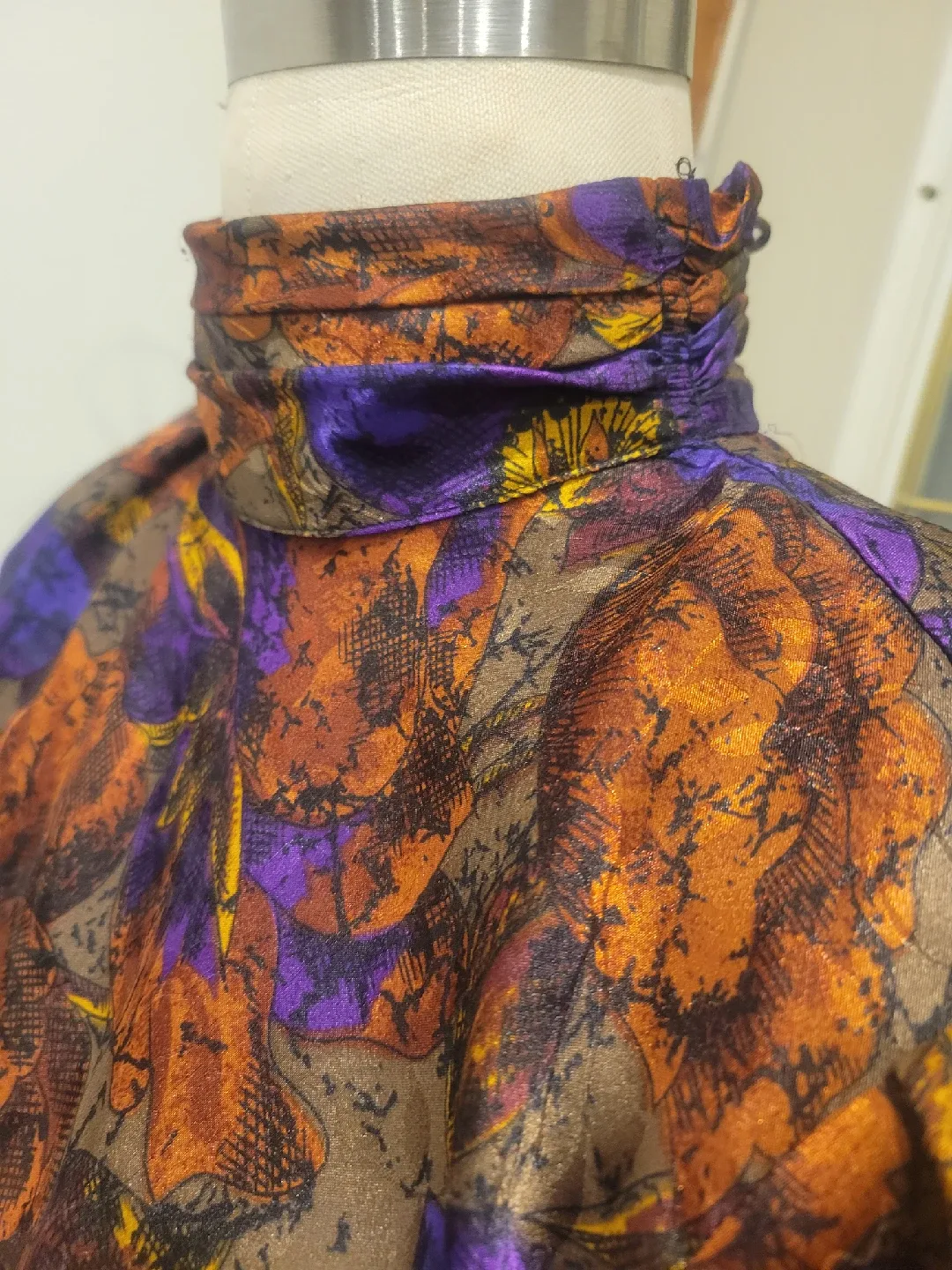 Women's size 6 top image indicator(3)