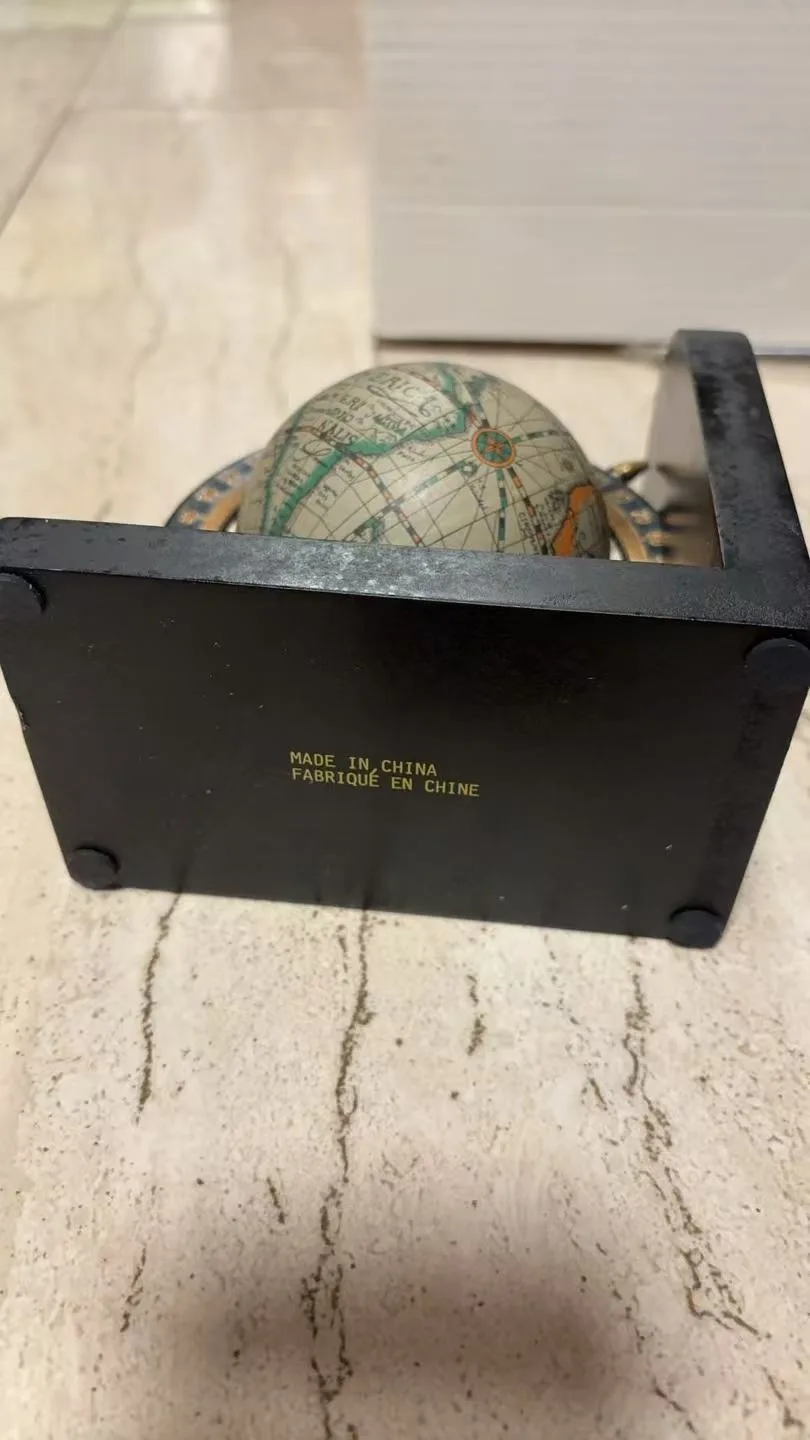 Globe Bookends - Home Decor image indicator(3)