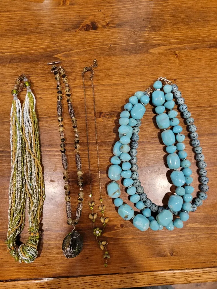 Necklace Bundle - Assorted Styles image indicator(3)