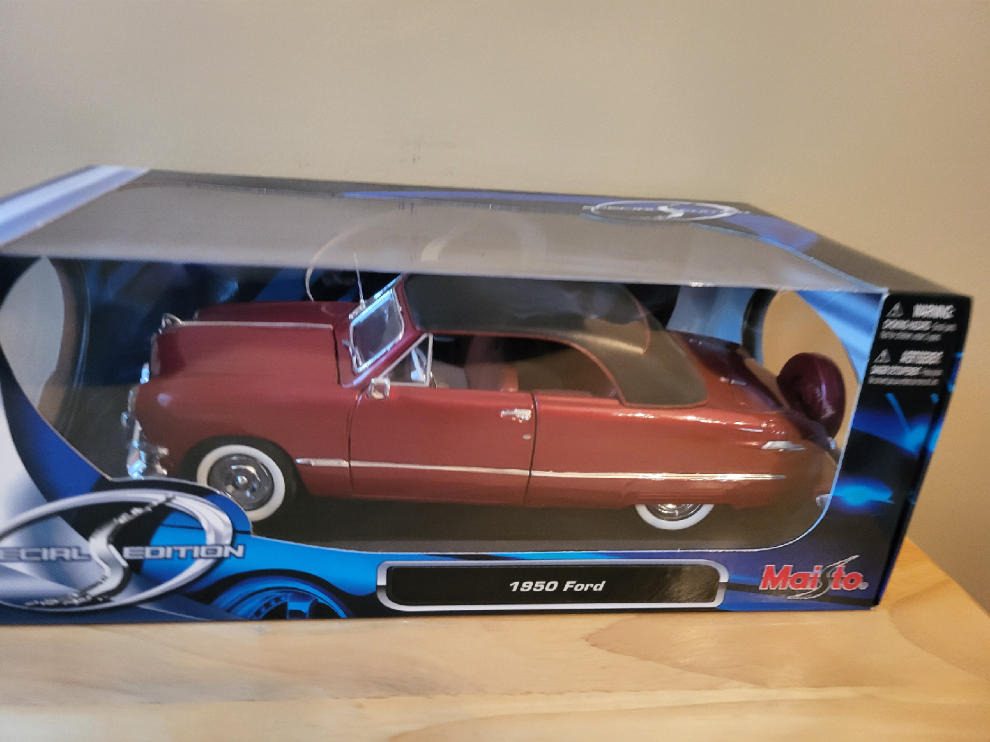 Maisto Special Edition 1950 Ford Diecast Car in Original Box