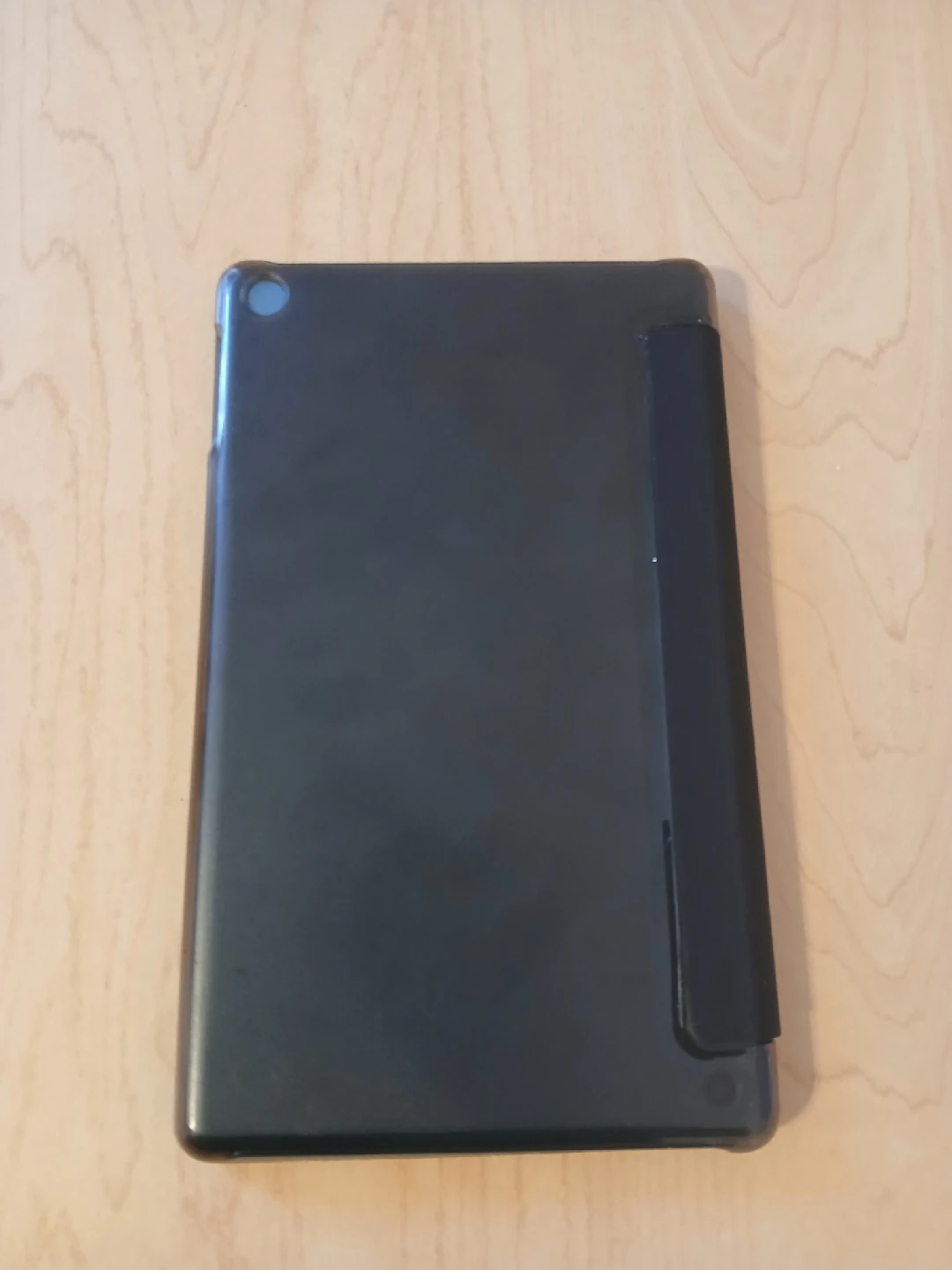Black tablet with a charger - photo 2