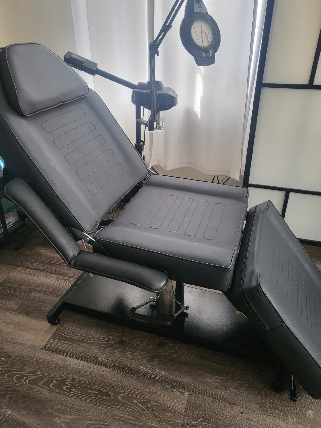 Black Adjustable Facial/Tattoo Bed image indicator(2)