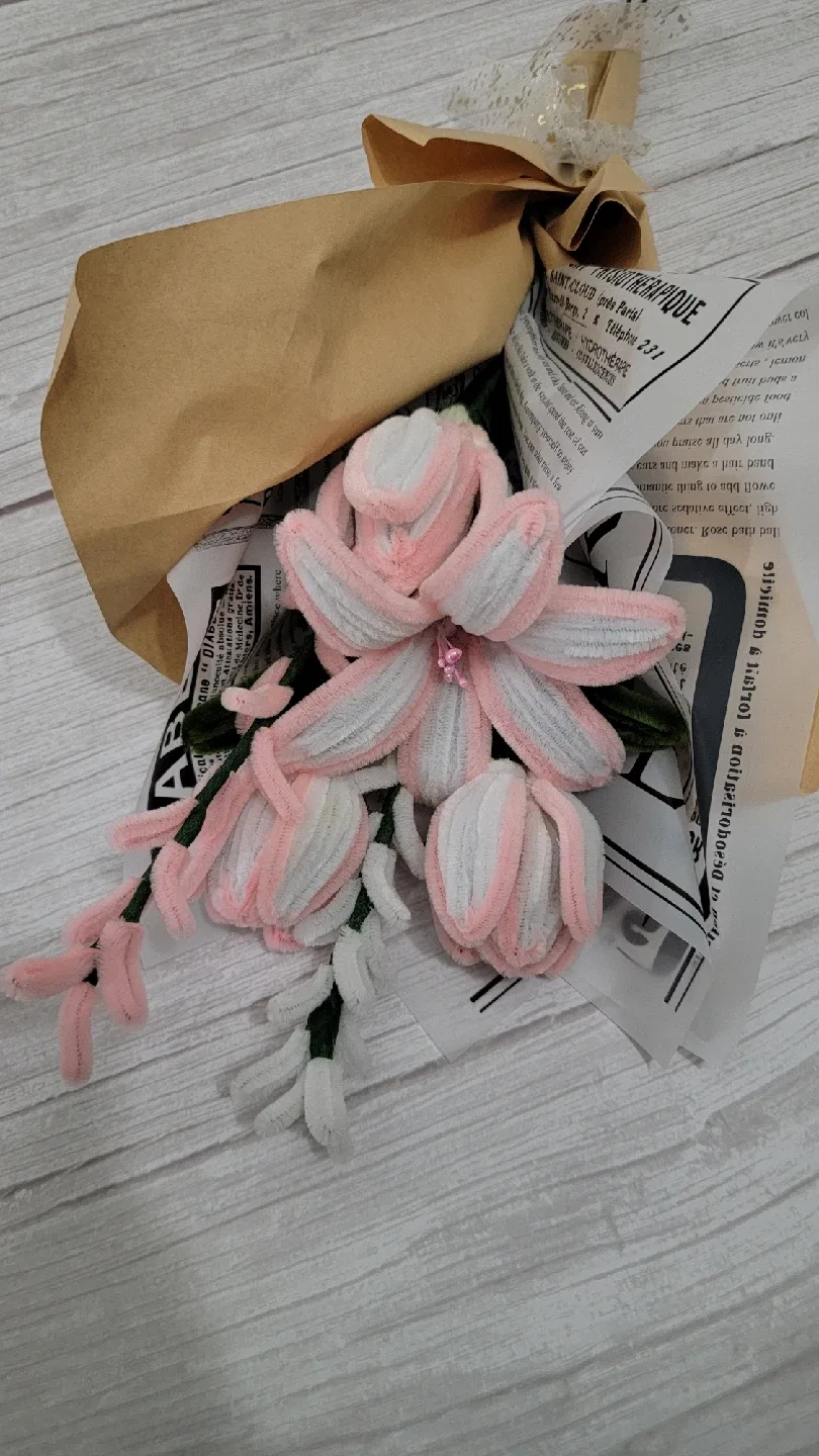 Handmade Pink & White Pipe Cleaner Flower Bouquet image indicator(2)