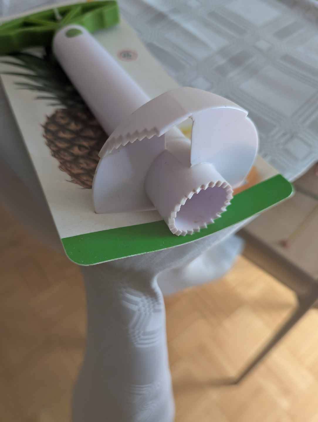 Culinary Prestige Pineapple Corer & Slicer - photo 2