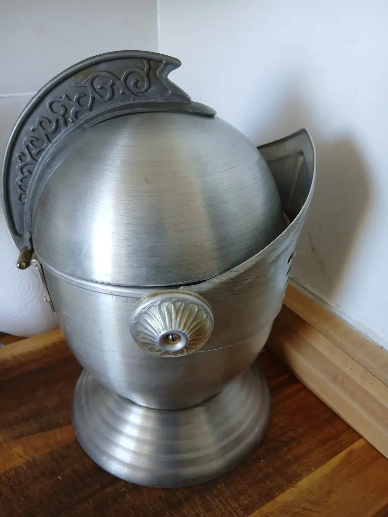 Silver Knight Cap Ice Bucket image indicator(4)
