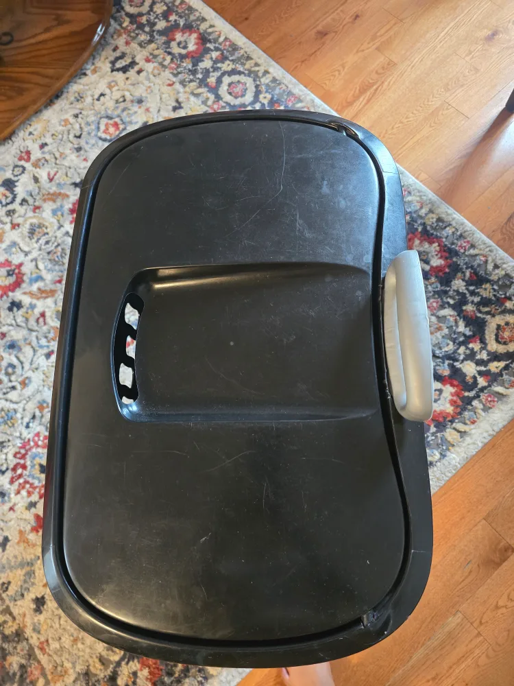 Black Laundry Basket with Lid and Wheels image indicator(2)