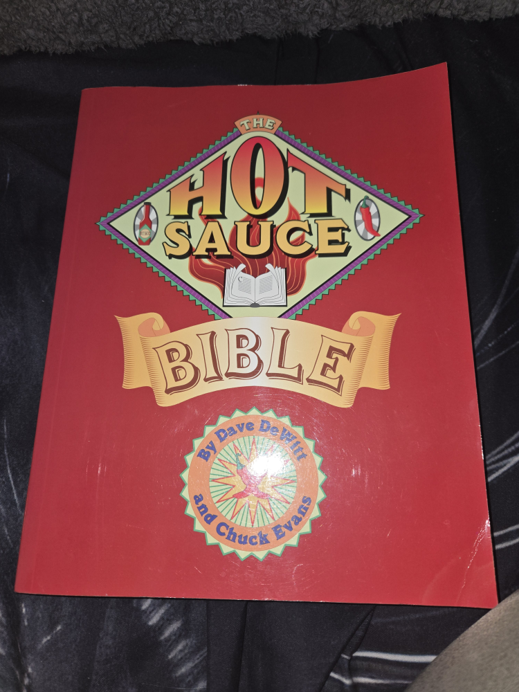 🥕  The Hot Sauce Bible by Dave DeWitt & Chuck Evans