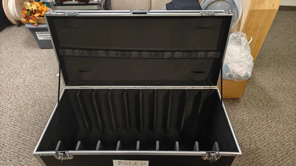 Black Rolling Road Case image indicator(4)