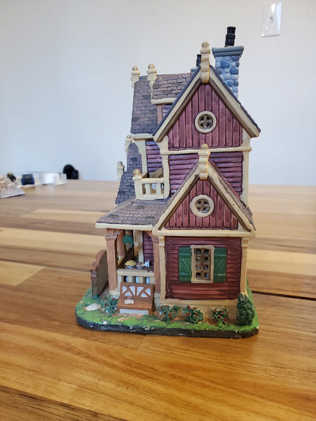 Alpine Peak Bed & Breakfast Figurine image indicator(2)