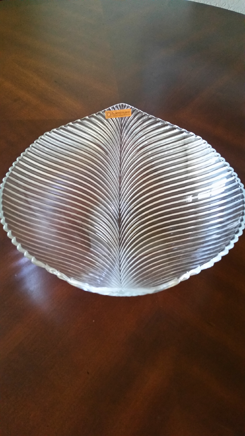 Nachtmann Leaf-Shaped Crystal Glass Dish