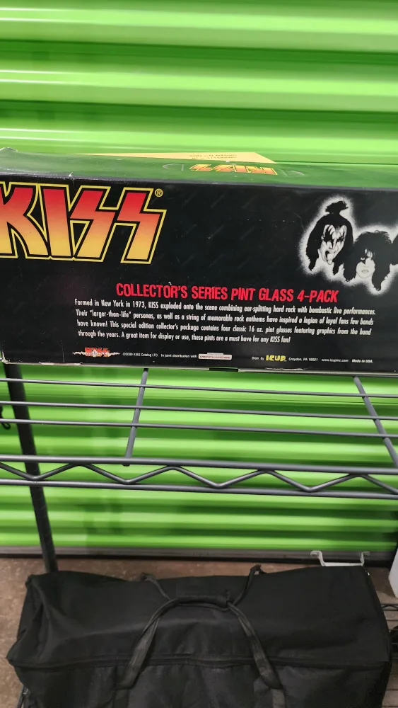 Vintage KISS Collector's Series Pint Glass 4-Pack .1973 image indicator(2)